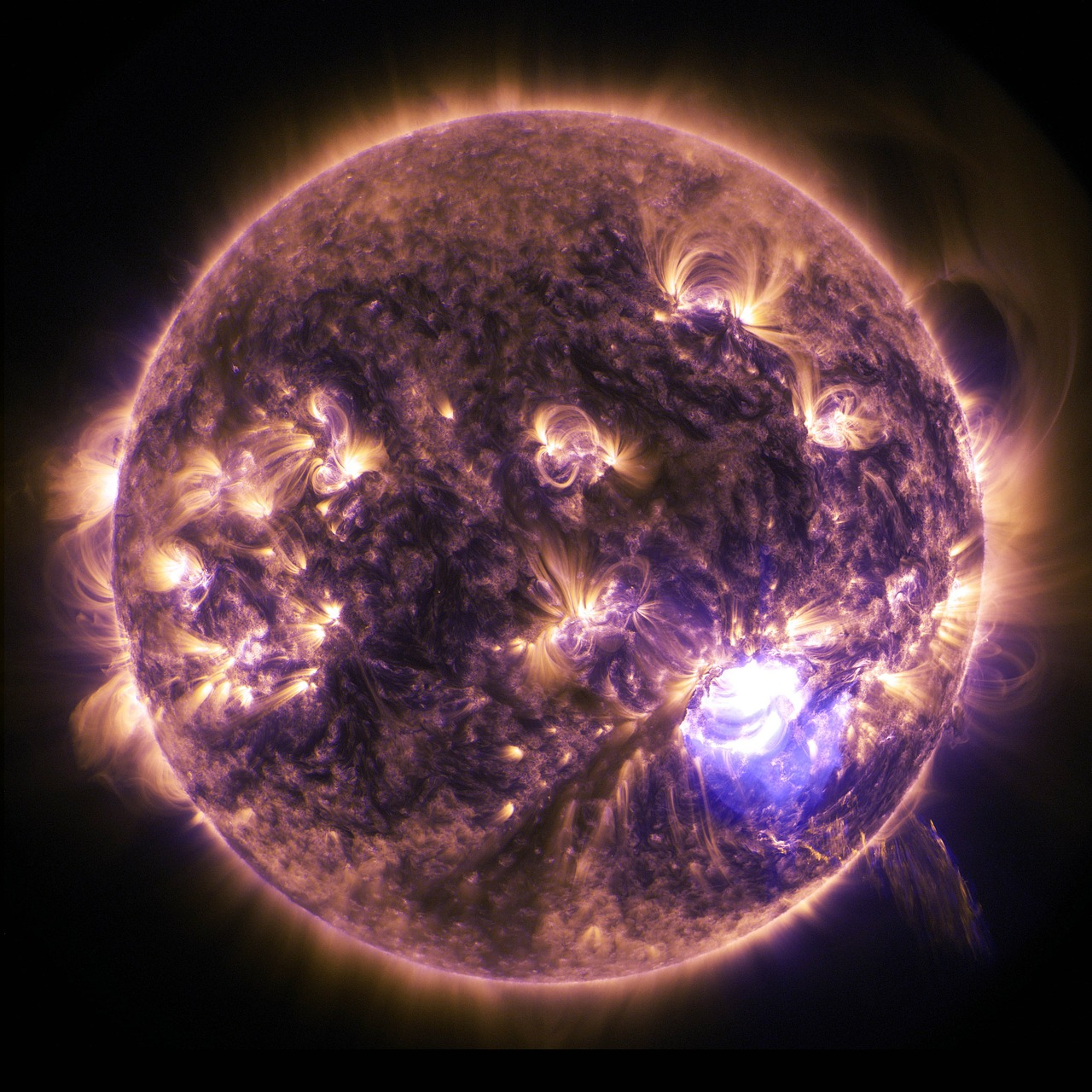 Image - solar flare sun eruption energy