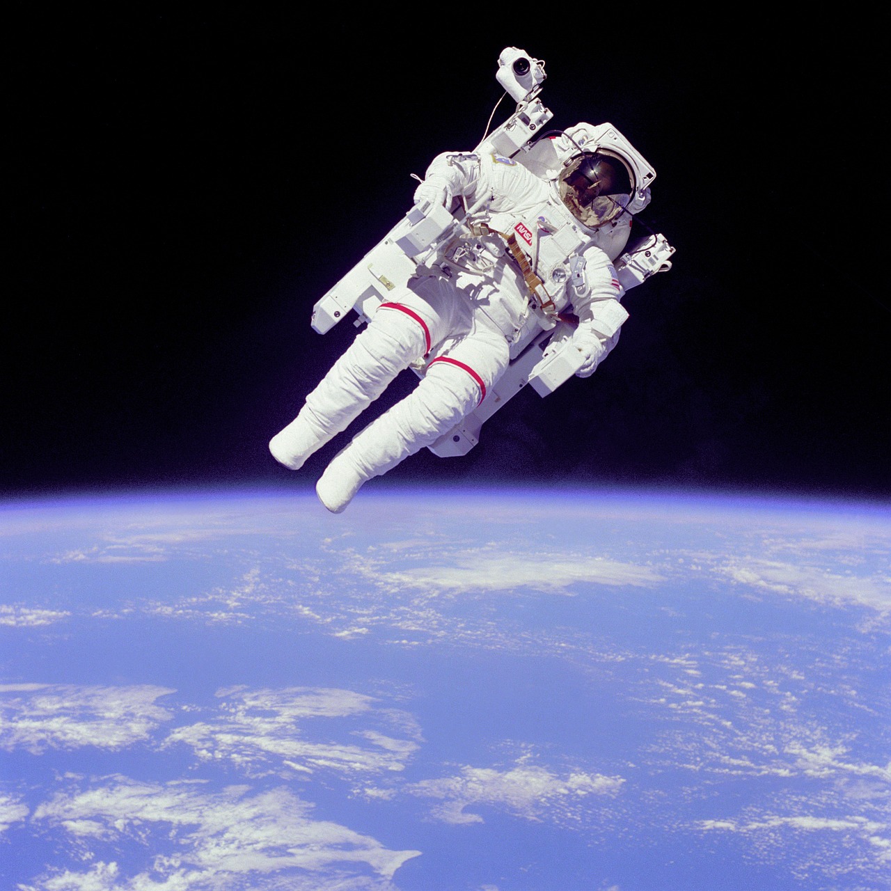 Image - weightless float astronaut