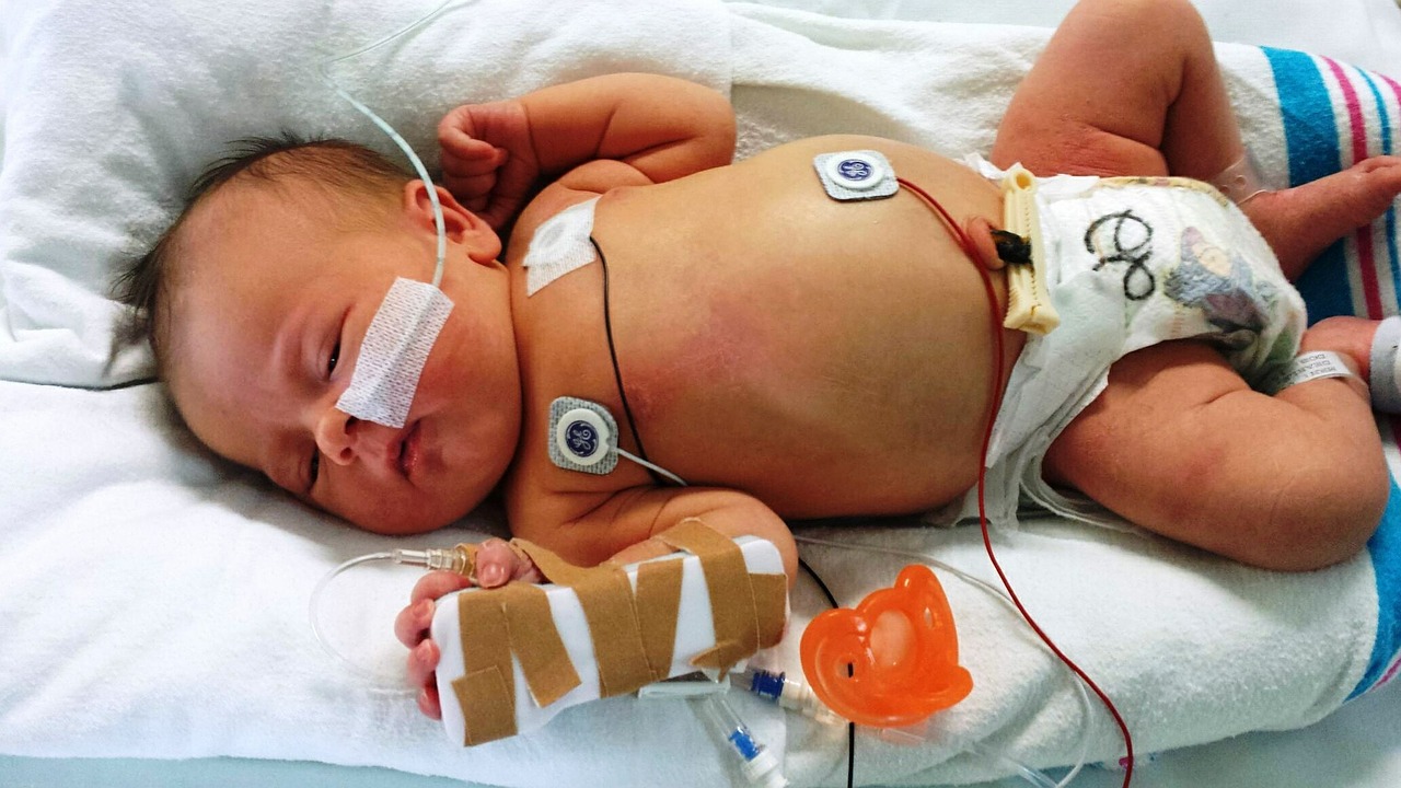 Image - newborn sick baby medical health