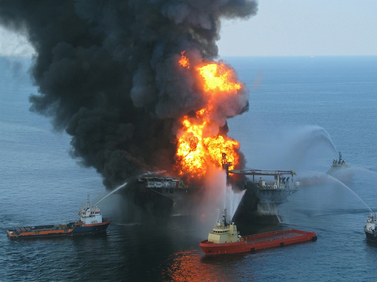 Image - oil rig explosion fire disaster