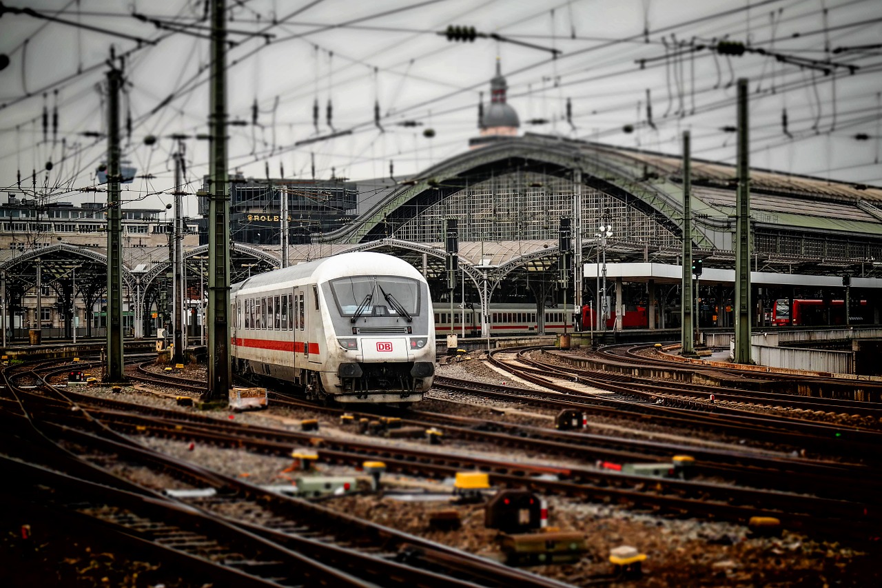 Image - railway station cologne train