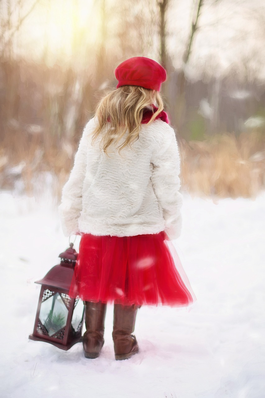 Image - little girl winter snow red