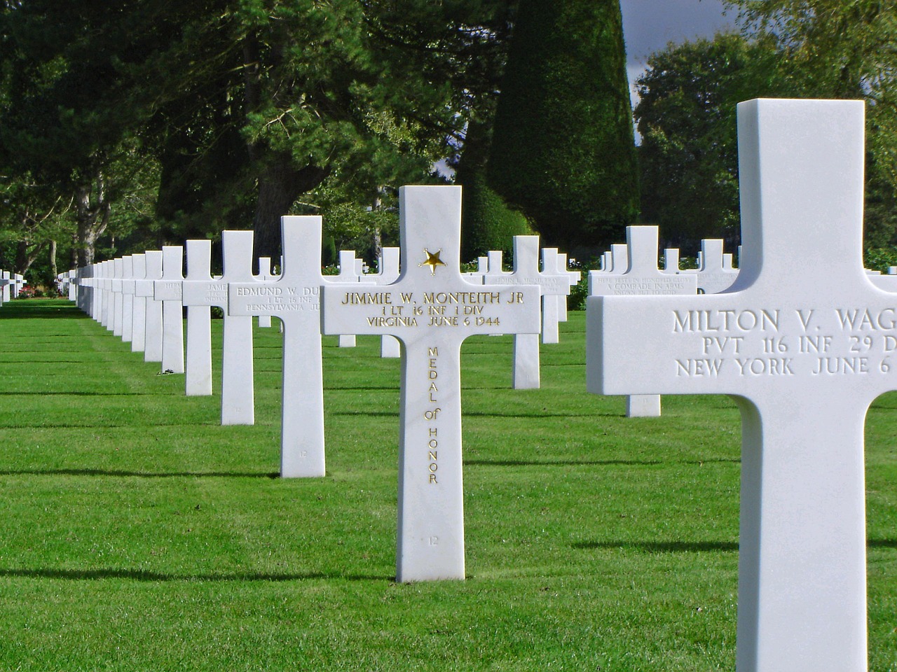 Image - cemetery grave stones graves dead