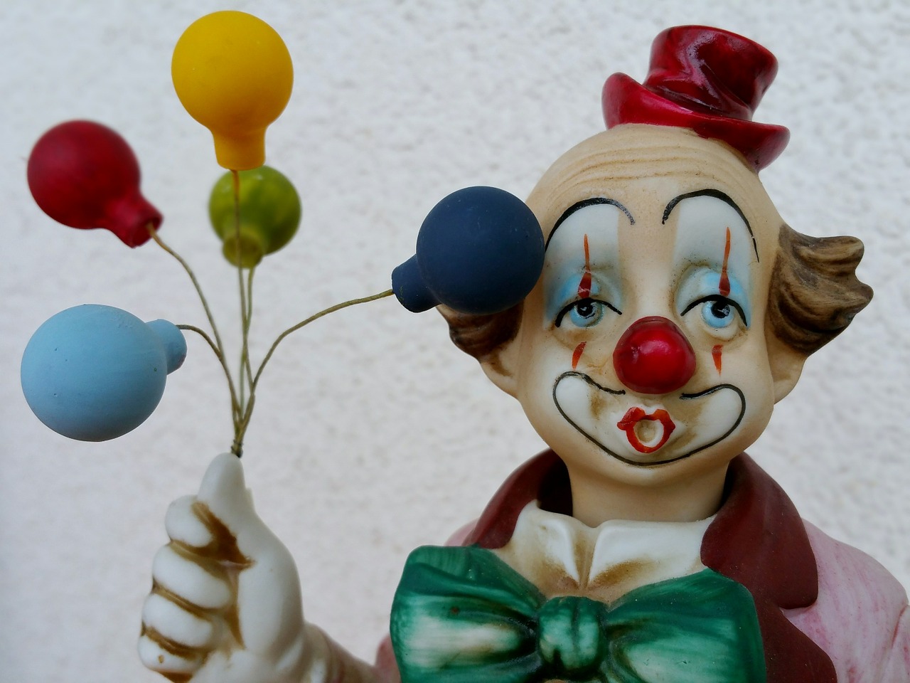 Image - statuette clown ballons colorful
