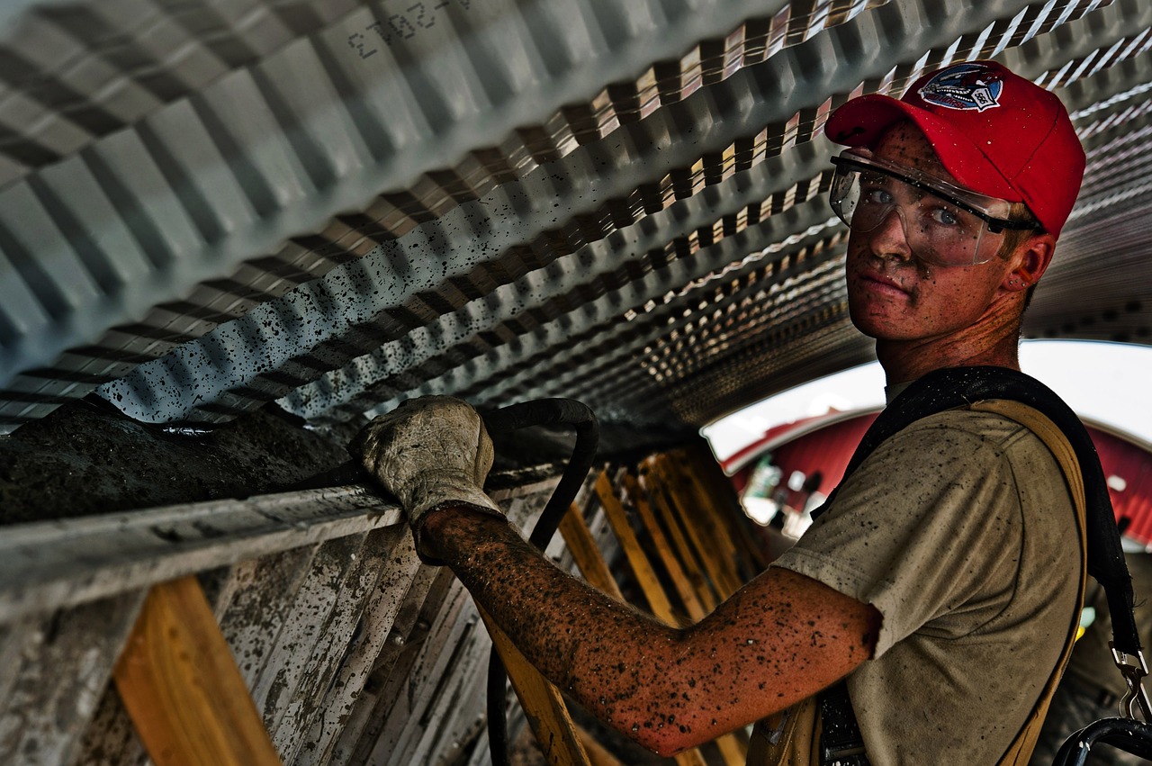 Image - construction worker concrete