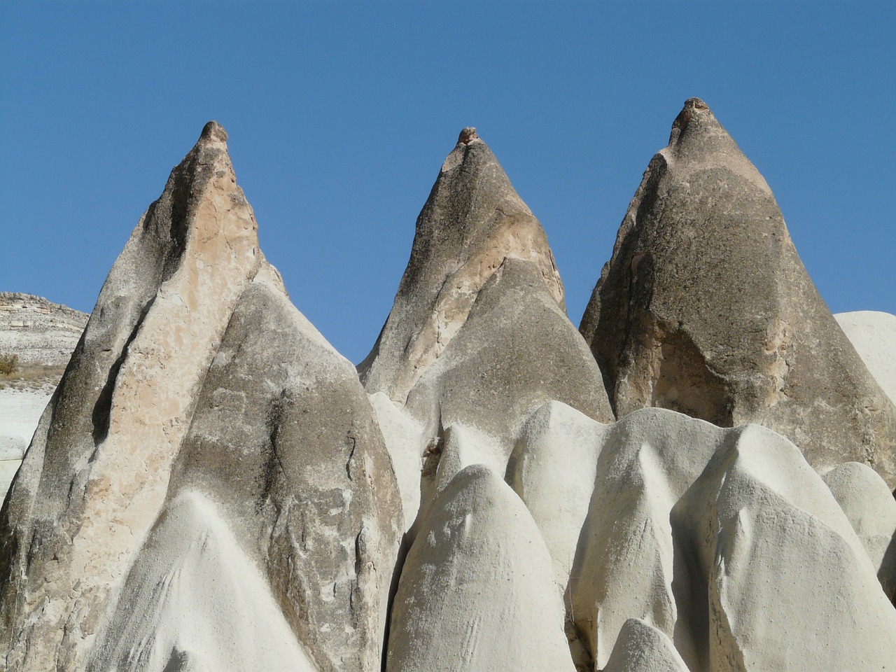 Image - rock tower great tufa