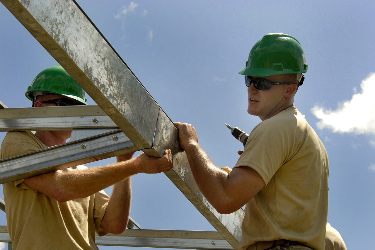 Image - construction worker building