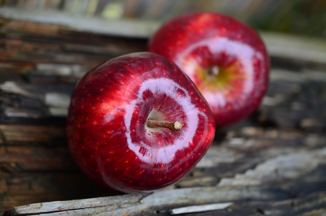 Image - apple red apple fruit red healthy