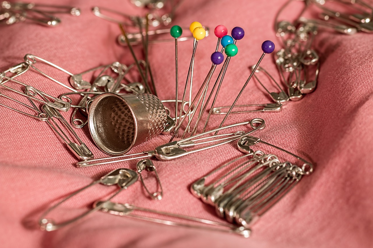 Image - sewing thimble pins safety pins