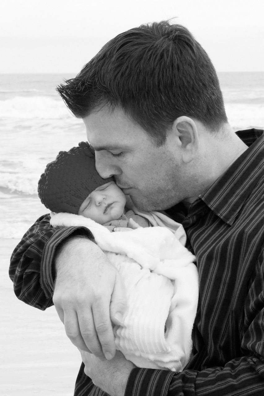 Image - dad baby newborn ocean kiss