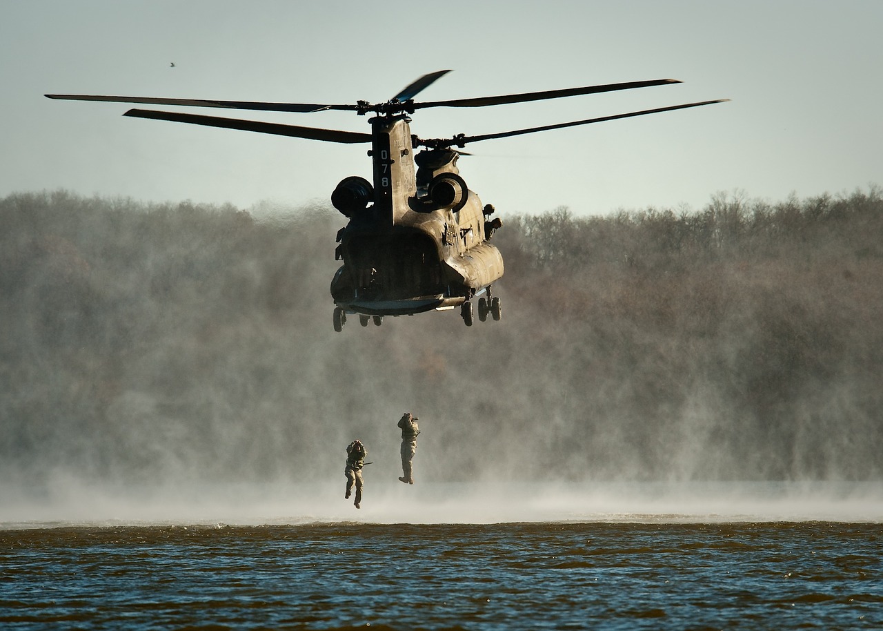 Image - helocasting helicopter water