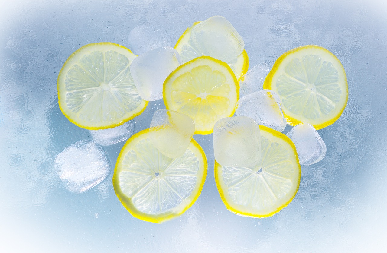 Image - lemons ice water summer