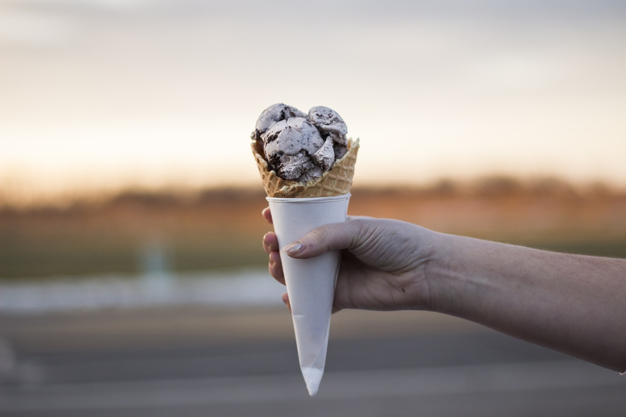 Image - ice cream cone waffle hands