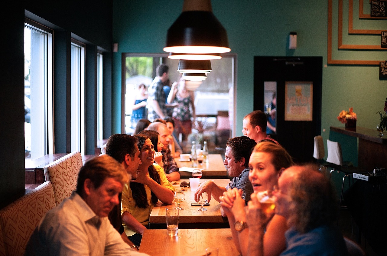 Image - restaurant people eating