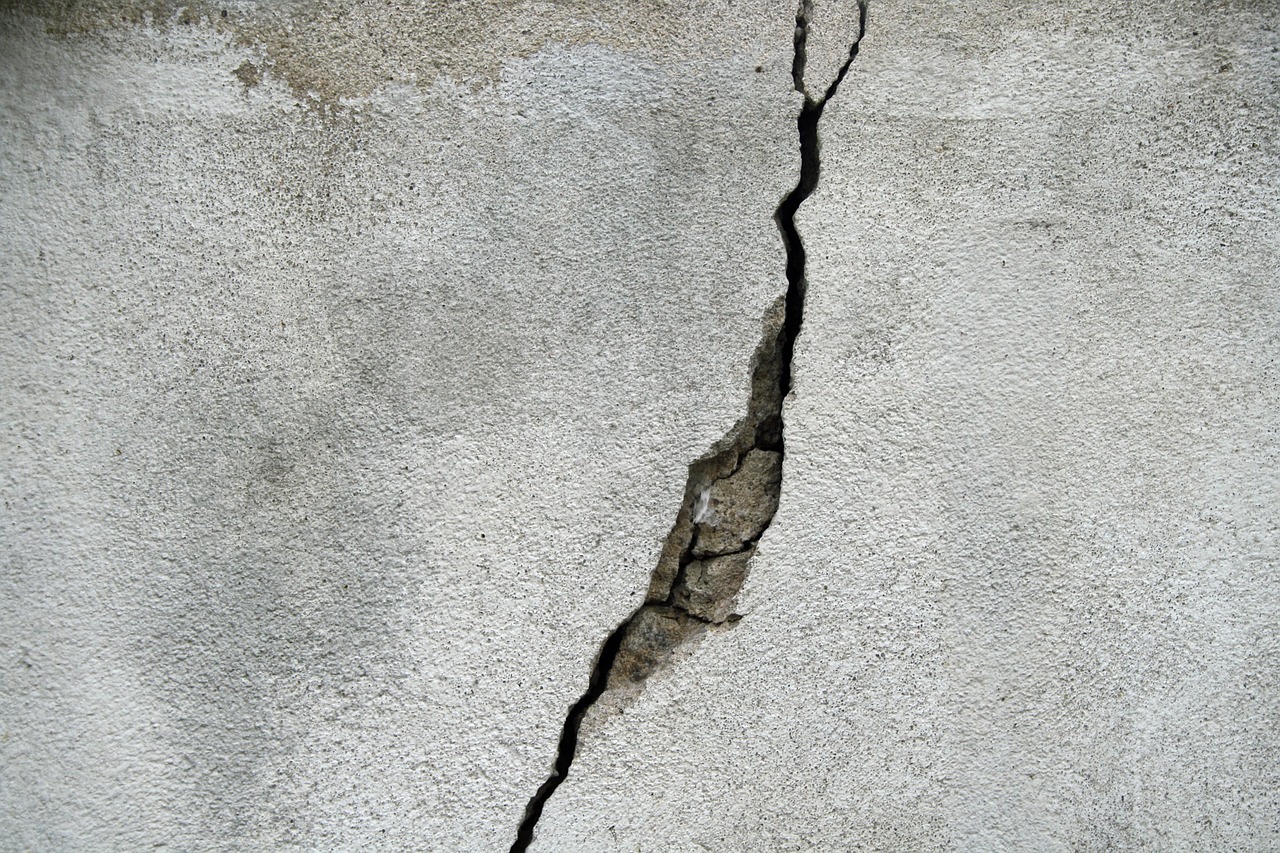 Image - crack wall concrete texture stone