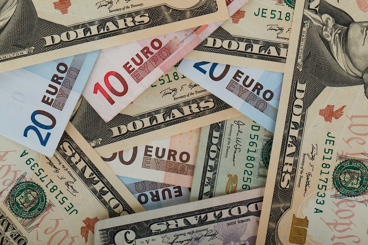 Image - europe pay usa banknote business