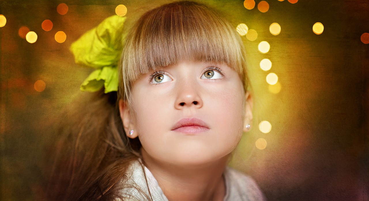 Image - human child girl face blond view