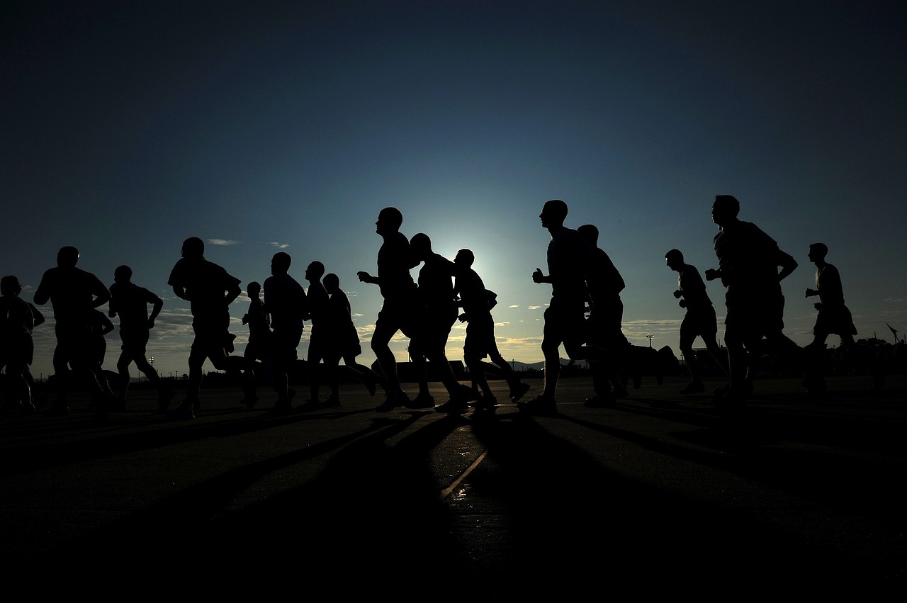 Image - runners silhouettes athletes