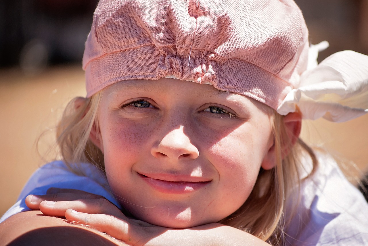 Image - girl face smiling hat female