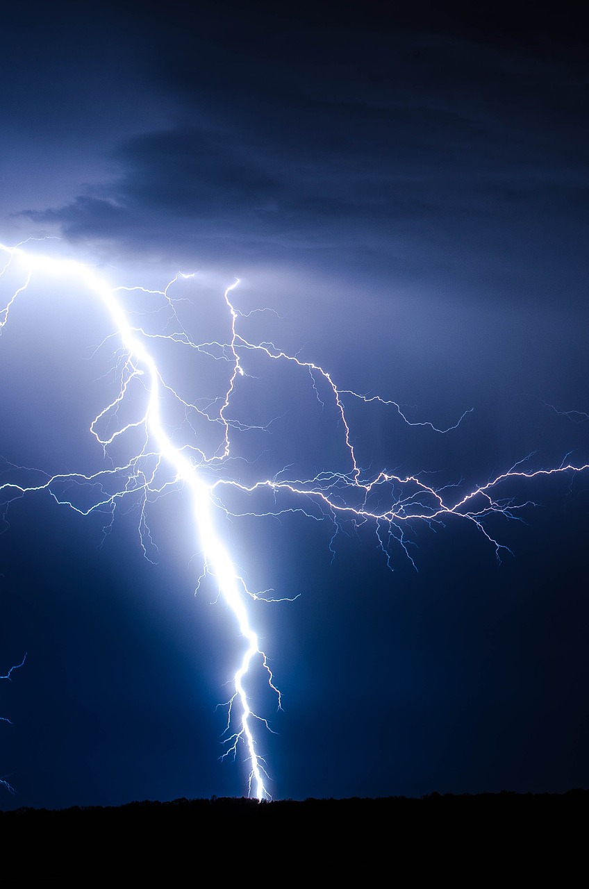 Image - lightning bolt thunderstorm