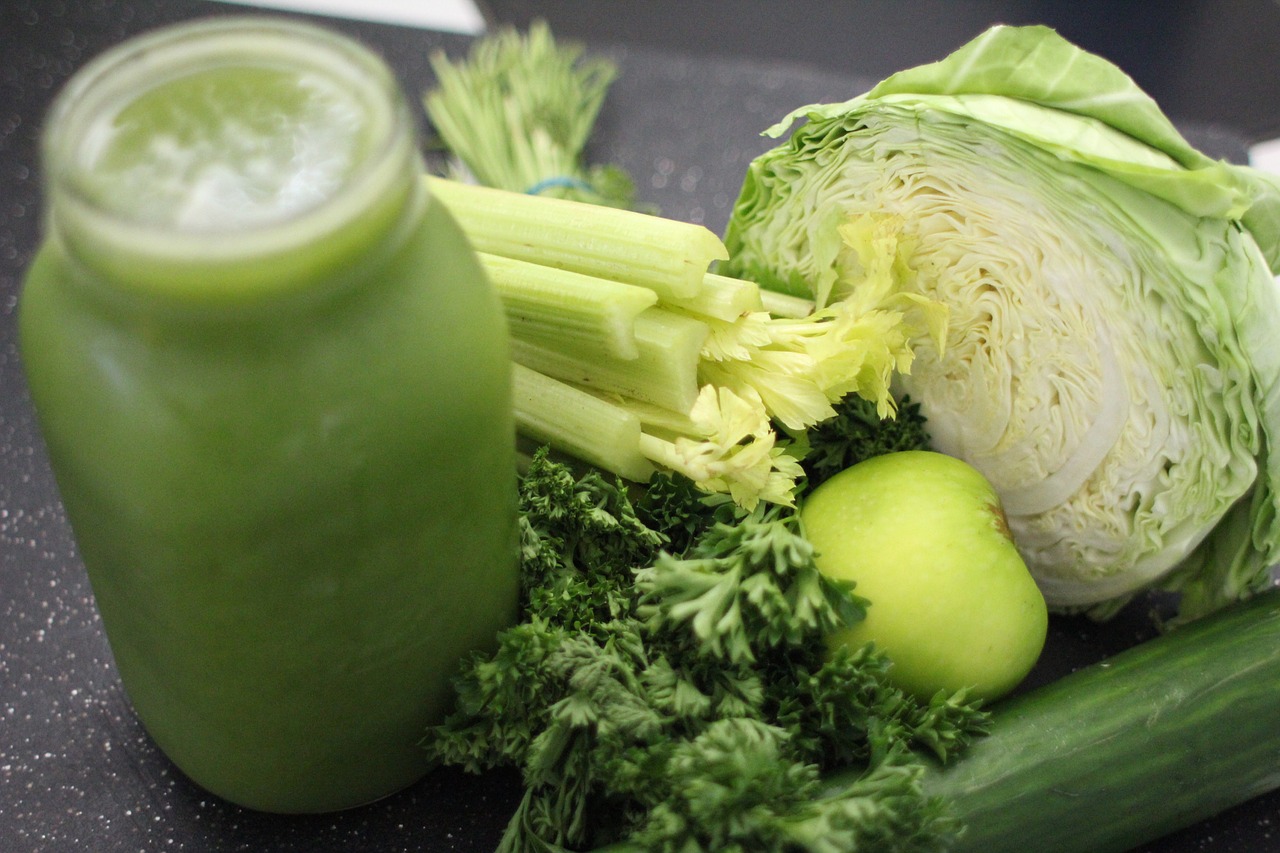 Image - green juice cabbage apple green