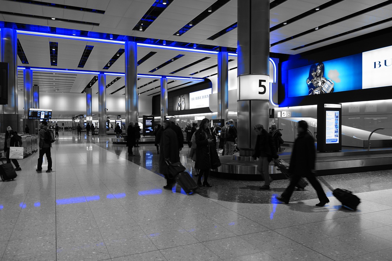 Image - baggage hall heathrow airport