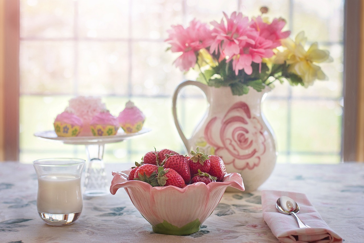 Image - strawberries in bowl summer fruit