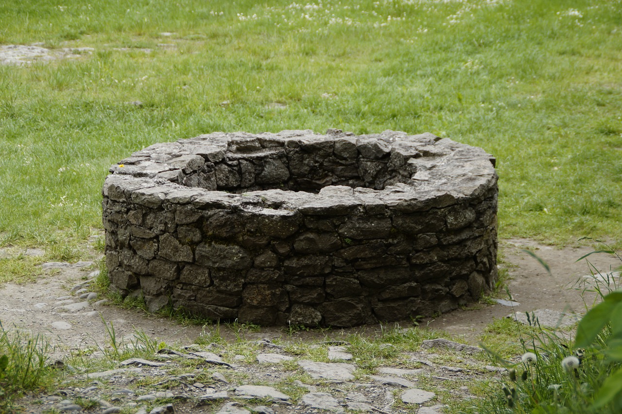 Image - fountain old stone wall wall about