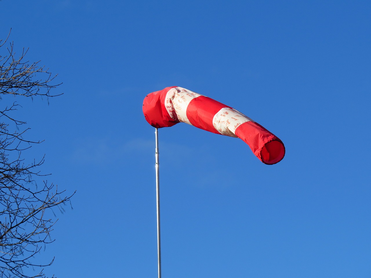 Image - wind direction indicator air bag
