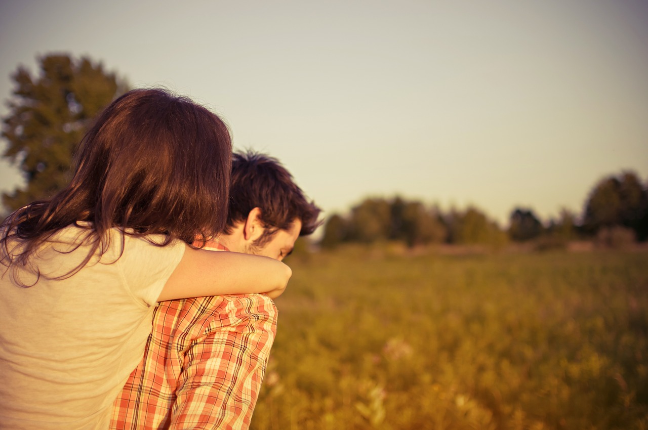 Image - man woman couple piggyback love