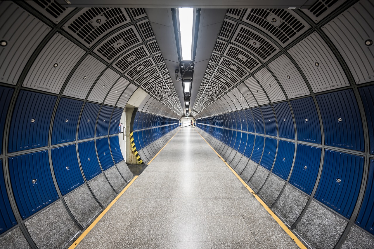 Image - hallway round tube design modern