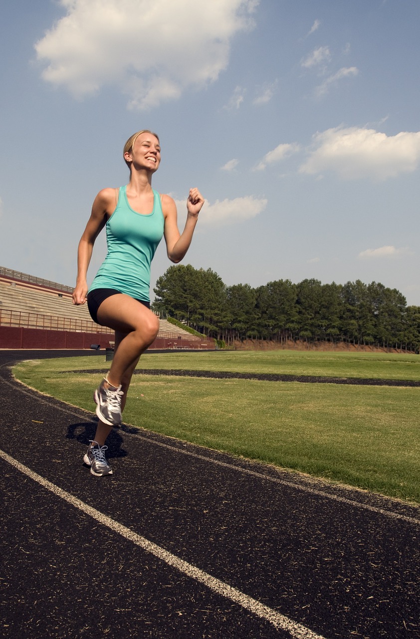 Image - runner training high leg jogging