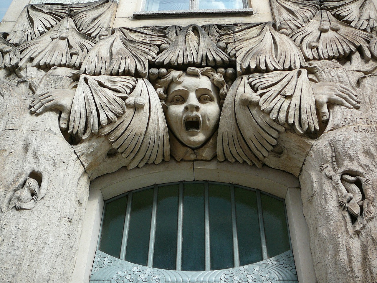 Image - door frieze art nouveau architecture