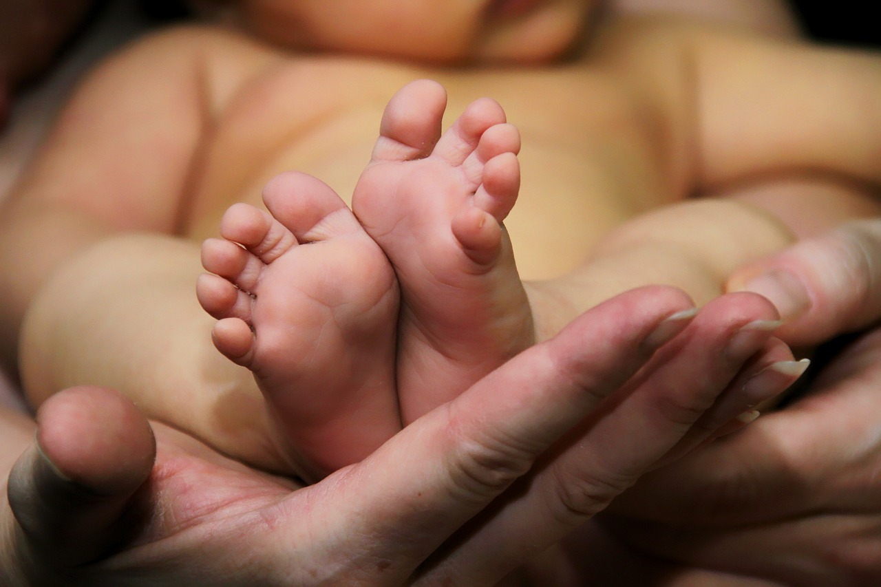 Image - baby feet ten baby feet newborn