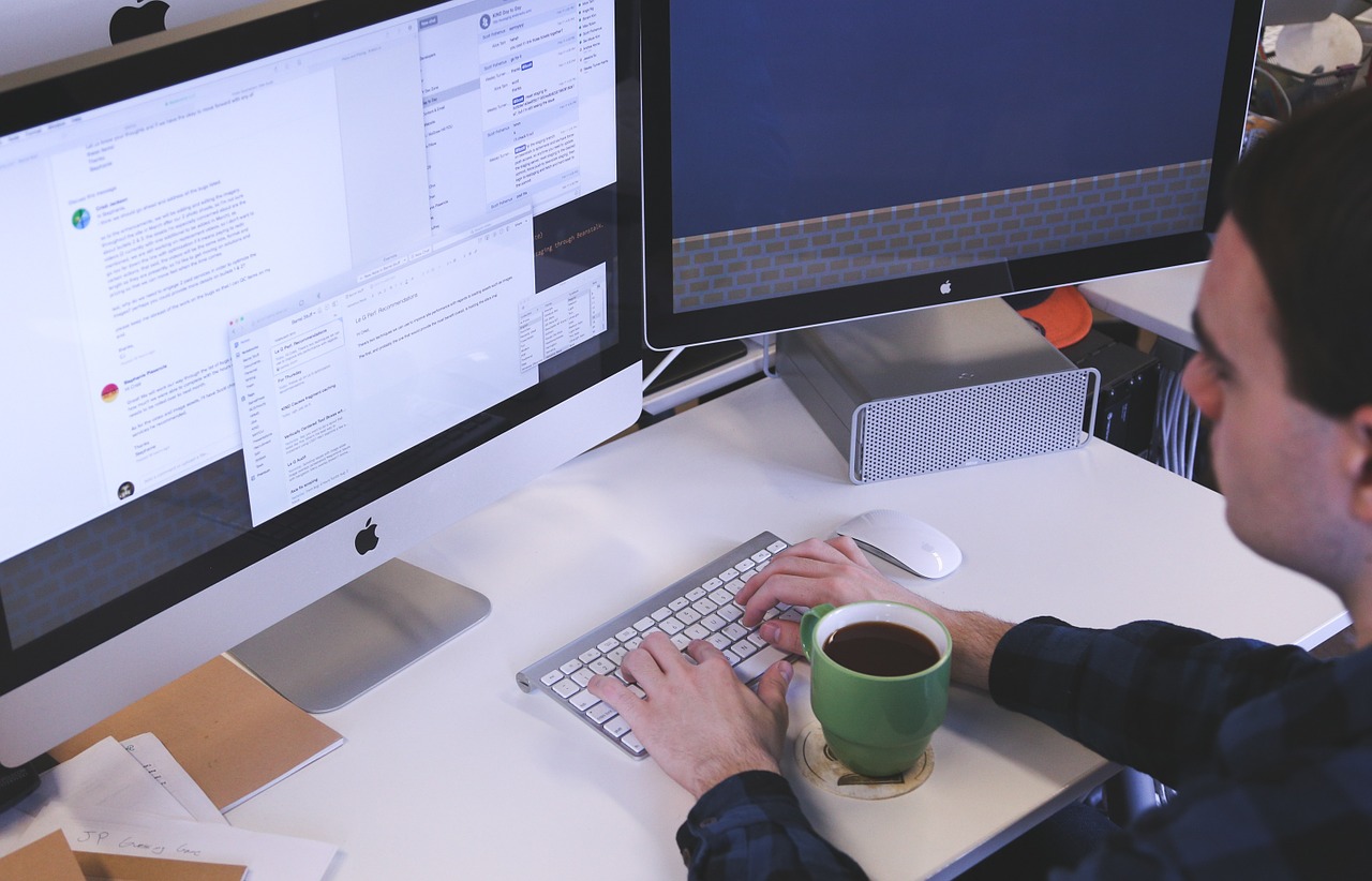 Image - typing computer desk hoe office