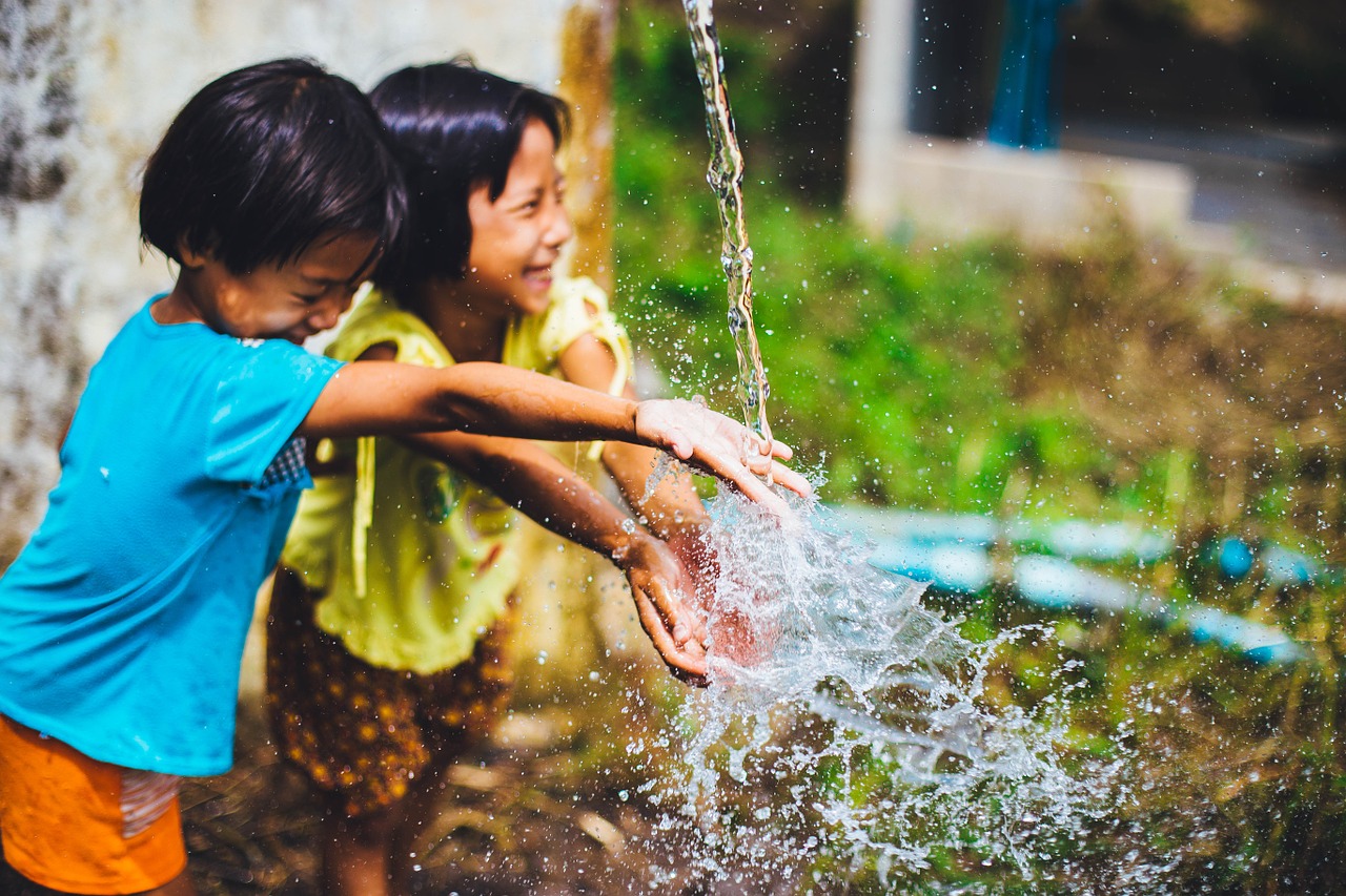 Image - water play kids youth children