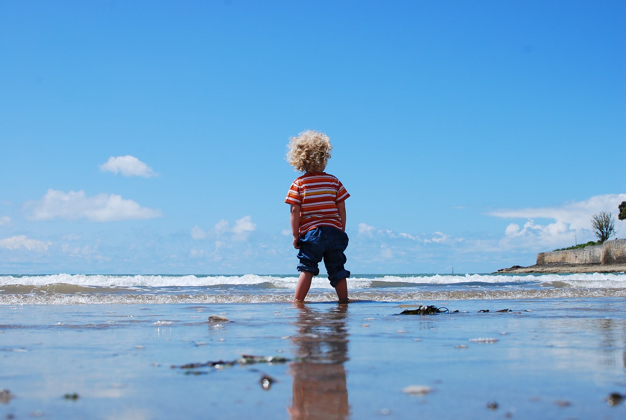 Image - child kid little beach water