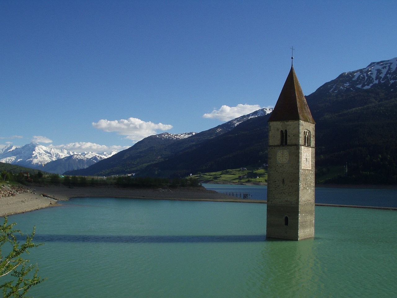 Image - steeple church lake underwater