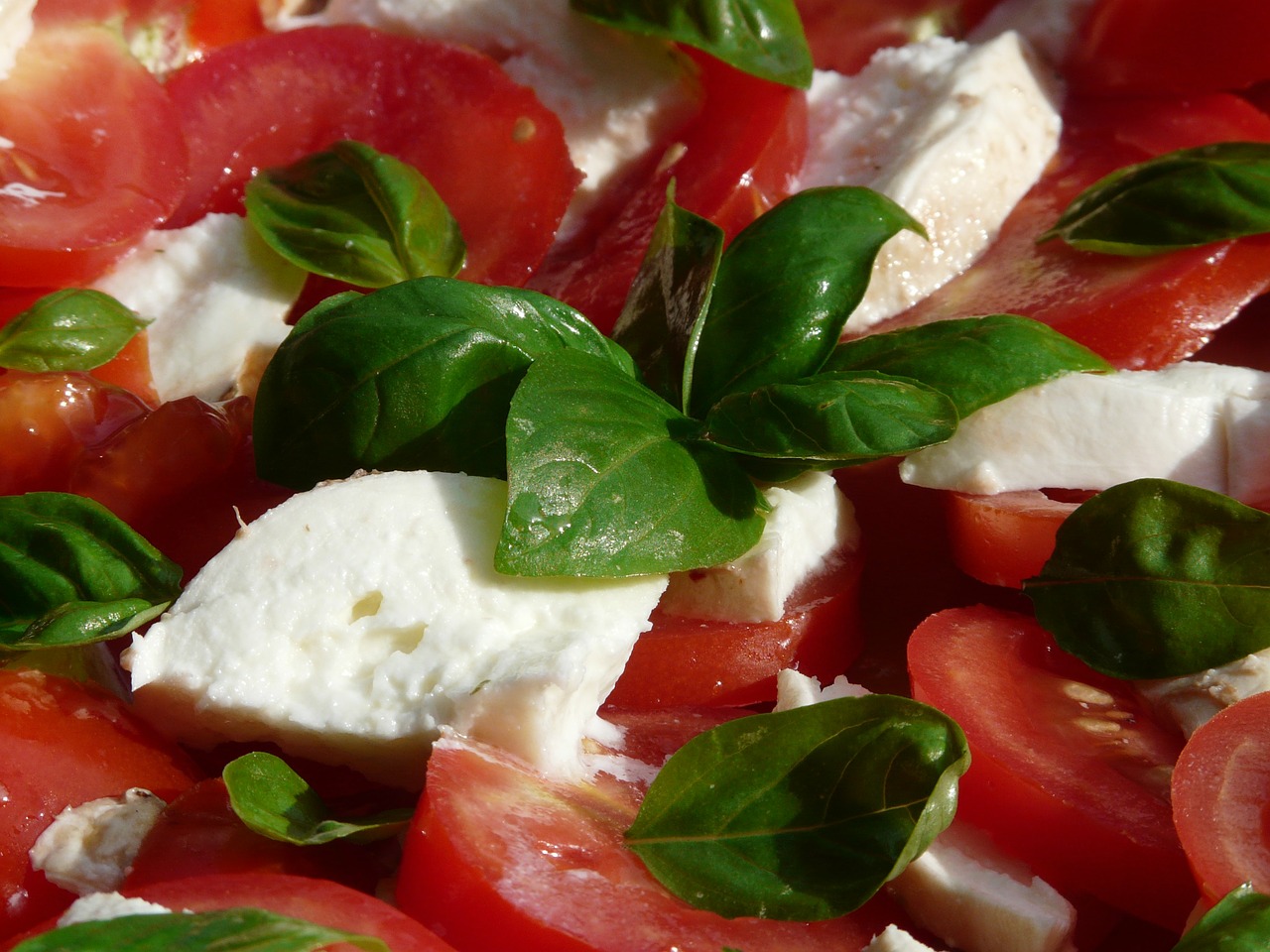 Image - tomato and mozzarella salad basil