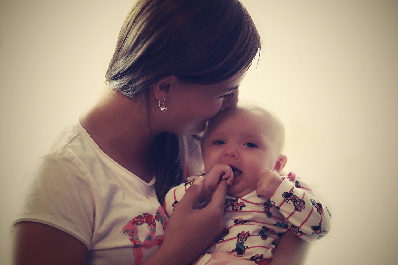 Image - meringue mum mother happy child