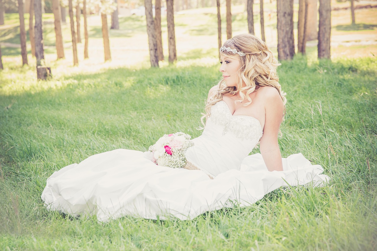 Image - beautiful woman bride bouquet