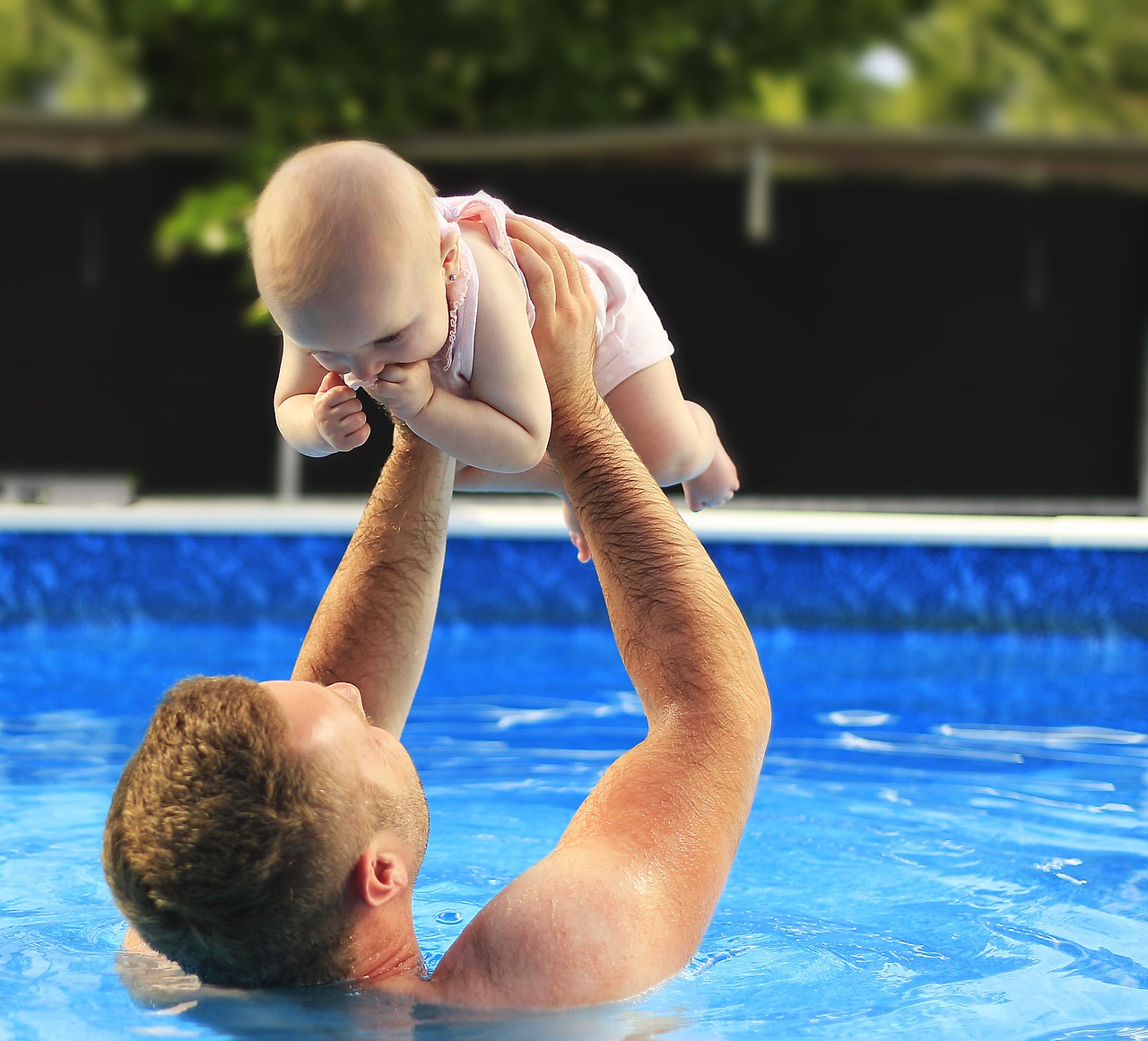 Image - swimming pool meringue family