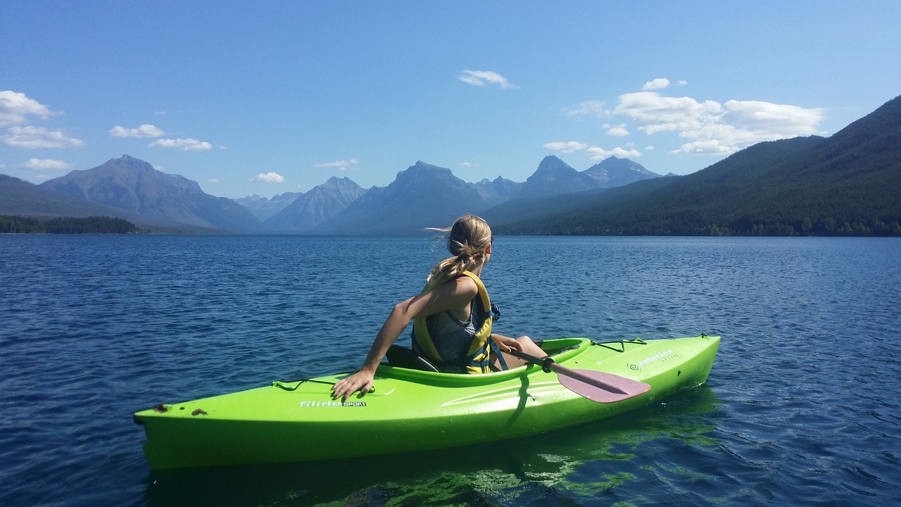 Image - kayaking girl leisure sport