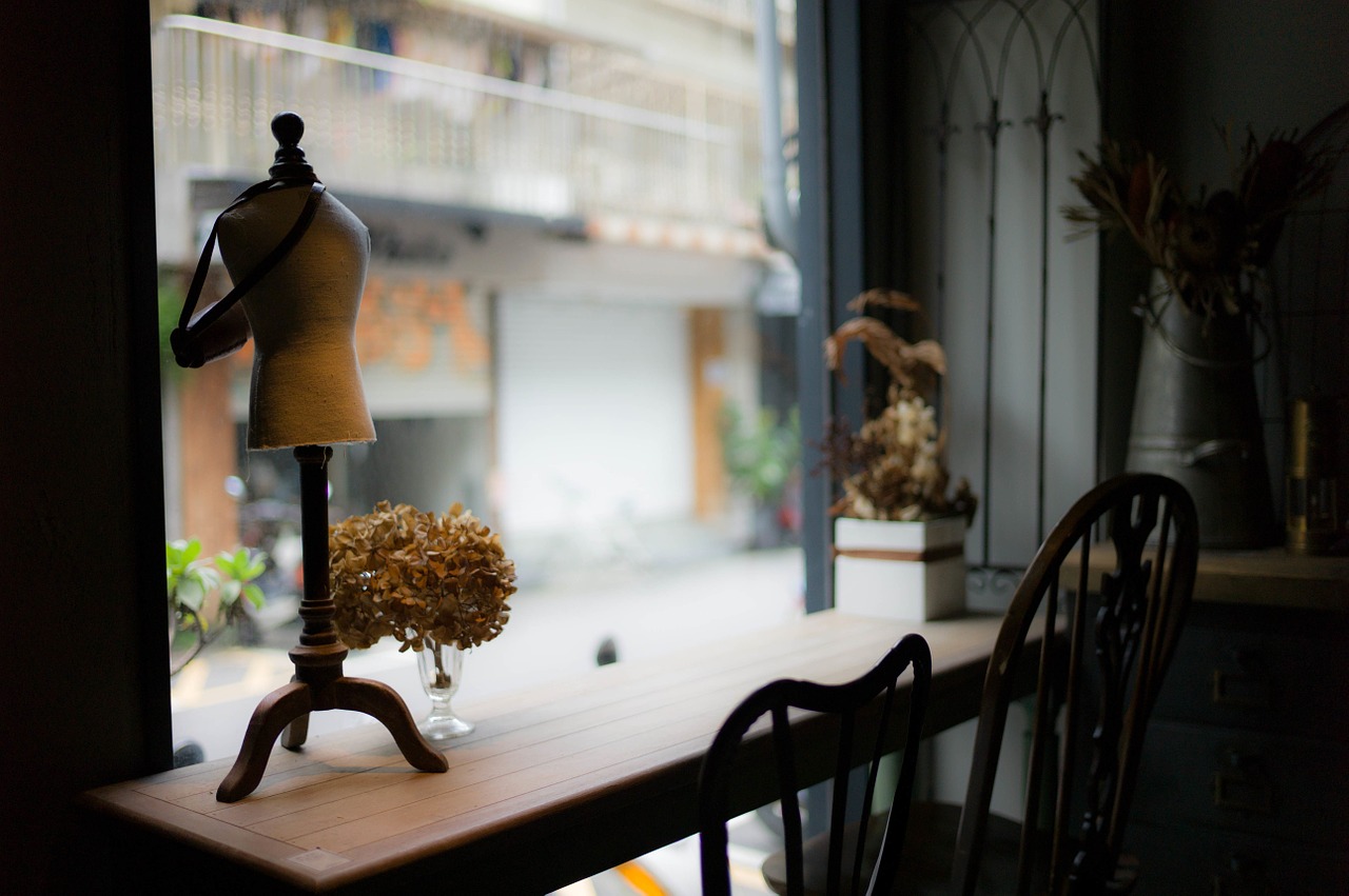 Image - view outside window table chairs