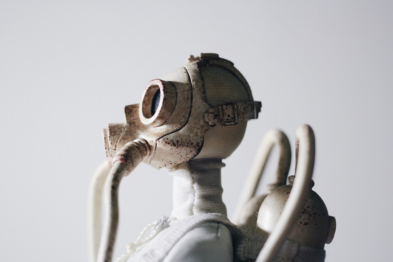 Image - statue gas mask respirator