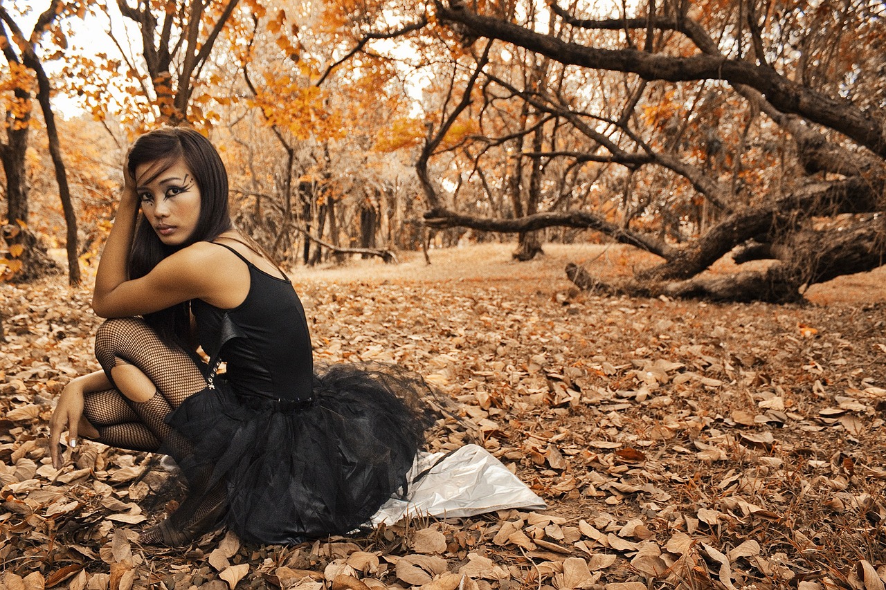 Image - woman girl model autumn leaves