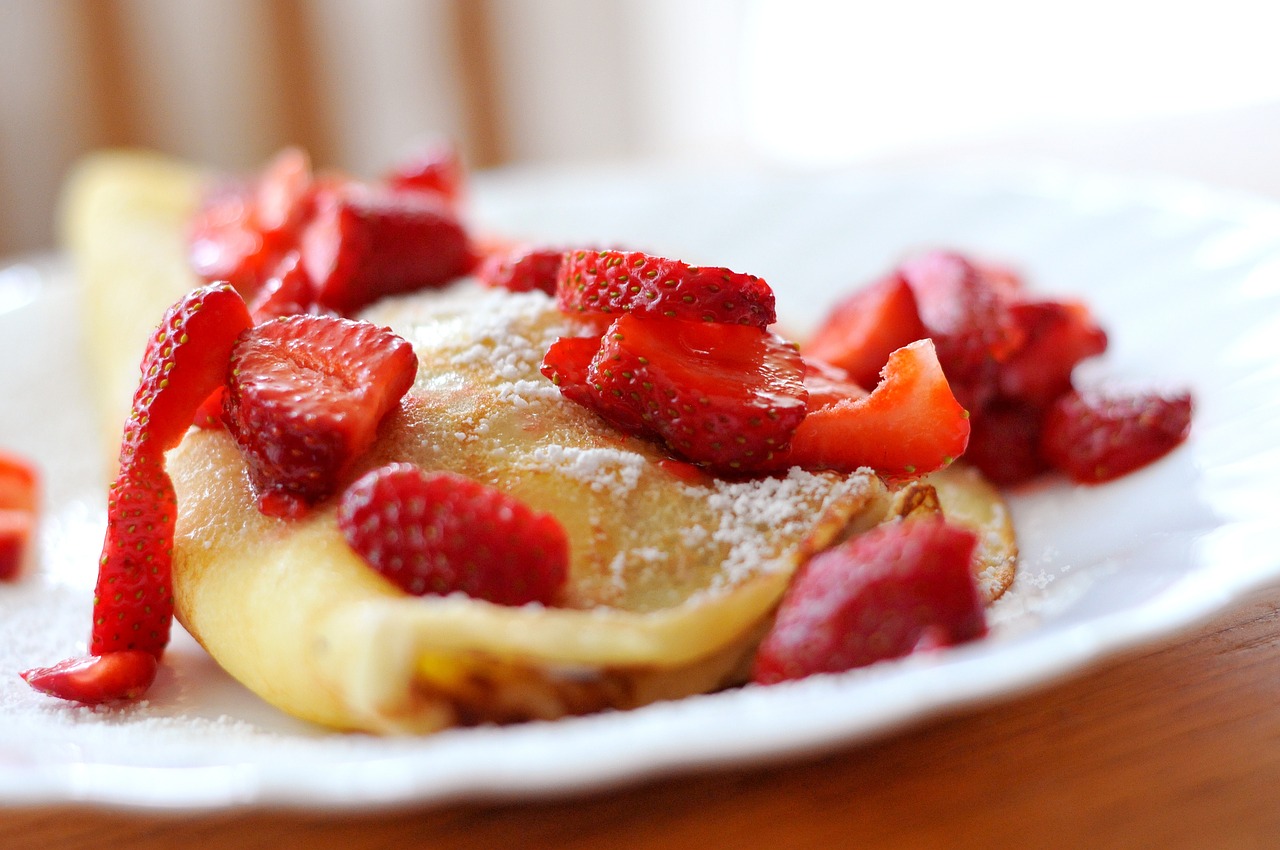 Image - strawberries pancakes dessert