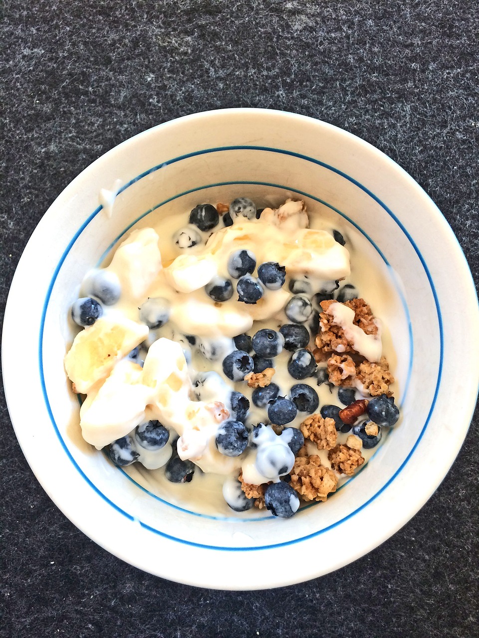 Image - breakfast cereal blueberries summer