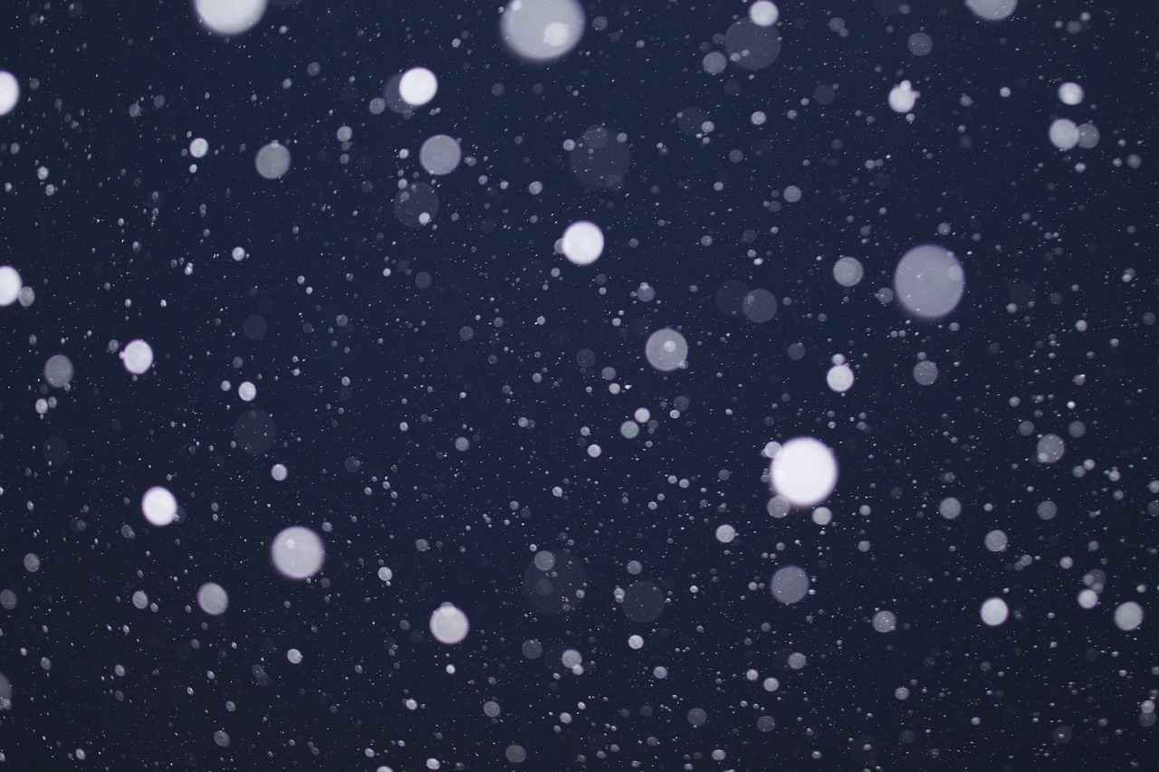 Image - night snow bokeh snowflakes