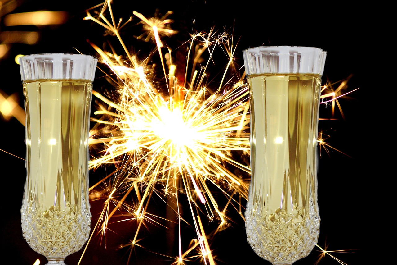 Image - new year s eve champagne glasses